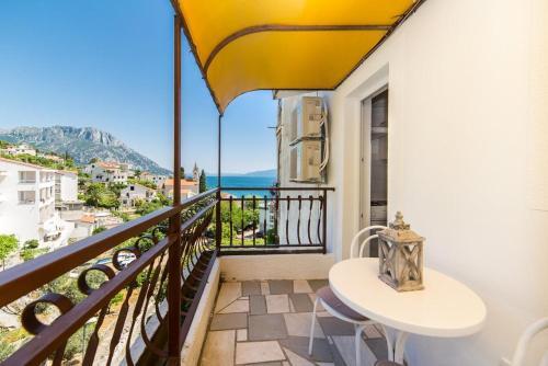 Apartments By The Sea Brist (makarska) - 6867