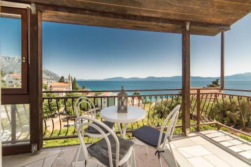 Apartments By The Sea Brist (makarska) - 6867