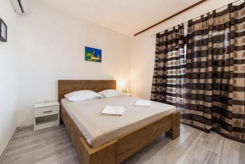 Apartments By The Sea Brist (makarska) - 6867