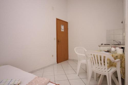 Apartments By The Sea Podaca (makarska) - 6745