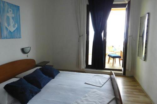 Apartments By The Sea Brist (makarska) - 9674