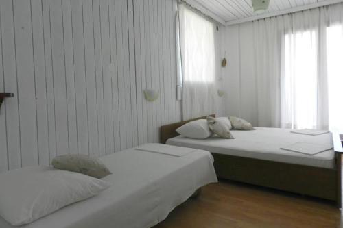 Apartments By The Sea Brist (makarska) - 9674