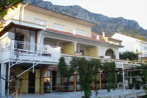 Apartments By The Sea Brist (makarska) - 9674
