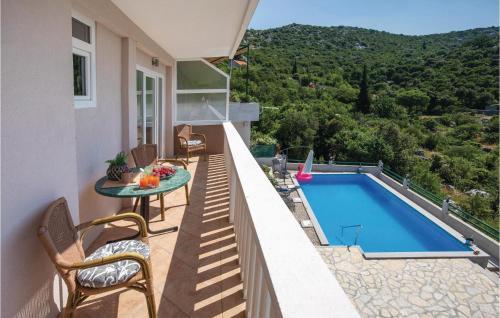 Two-bedroom Holiday Home In Ploce