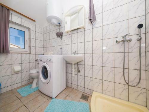 Two-bedroom Apartment In Plano