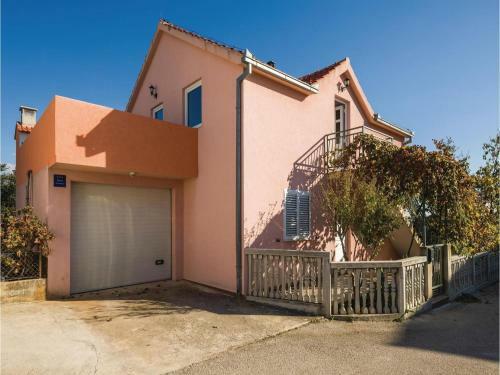 Two-bedroom Apartment In Plano