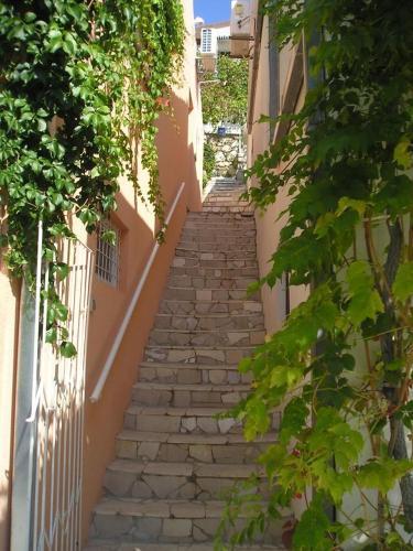 Apartments With A Parking Space Pisak (omis) - 1009