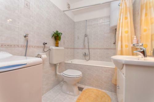 Miran Apartments Pisak