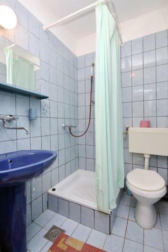 Apartment Pirovac 6447a