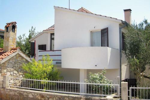Apartment Pirovac 470b