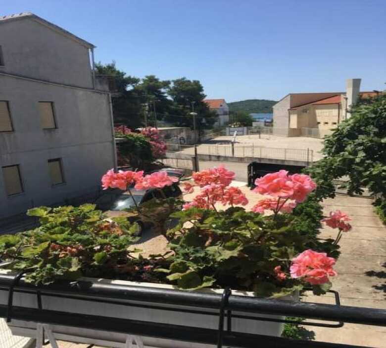 Apartments Mira