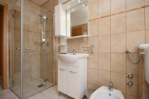 Apartment Pinezici 5464c