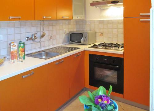 Holiday Home Sonja (ipc157)