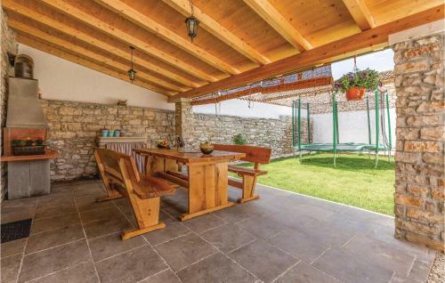 Two-bedroom Holiday Home In Peruski