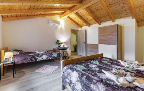 Two-bedroom Holiday Home In Peruski
