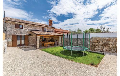 Two-bedroom Holiday Home In Peruski