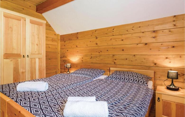 Four-bedroom Holiday Home In Perusic