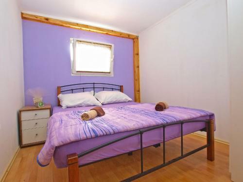 House Nikola 1422
