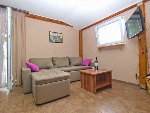 House Nikola 1422