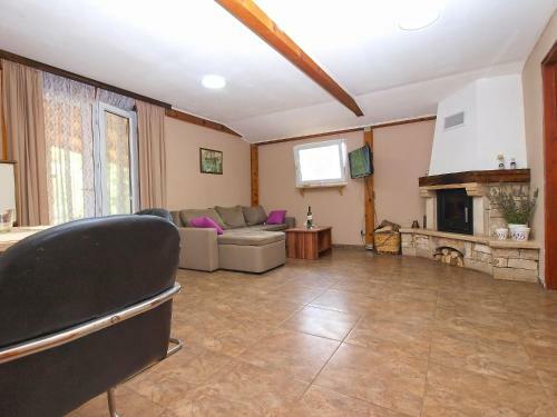 House Nikola 1422