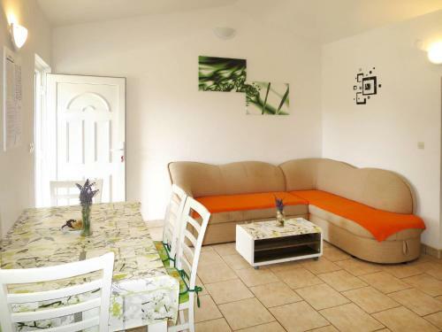 Apartment Haus Mira (vir122)