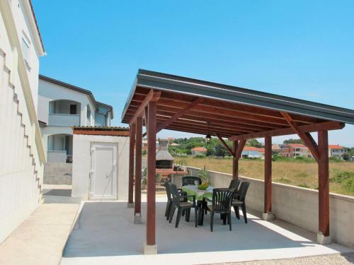 Apartment Haus Mira (vir122)