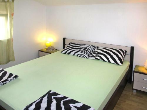 Apartment Haus Mira (vir121)