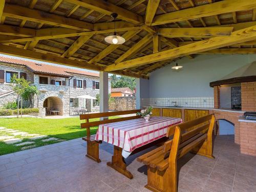 Spacious Villa Sany With Private Pool