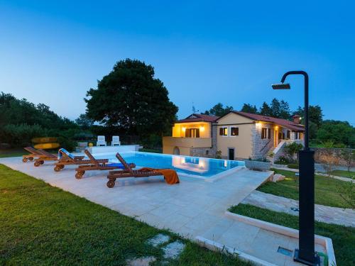 Spacious Villa Sany With Private Pool