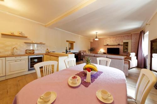 Spacious Villa Sany With Private Pool