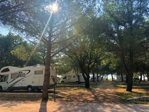 Camping Vransko Jezero - Crkvine