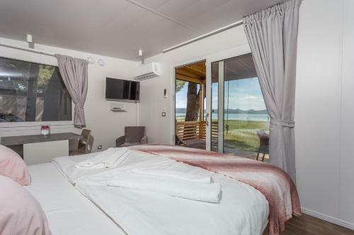 Camp Vransko Lake Crkvine - Mobile Homes