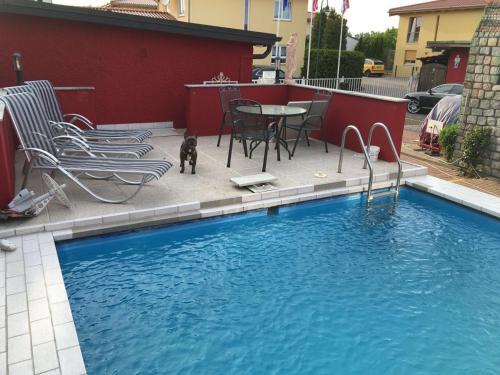 Hostal Pension Hollyday