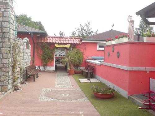 Hostal Pension Hollyday