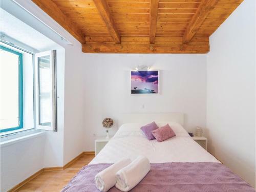 Three-bedroom Holiday Home In Pag
