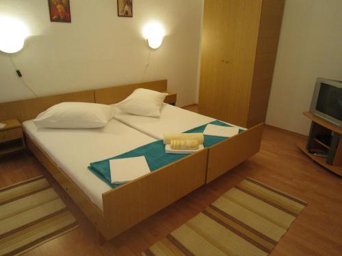 Holiday Home Apartment Antika I