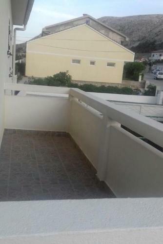 Apartment Pag 12590b