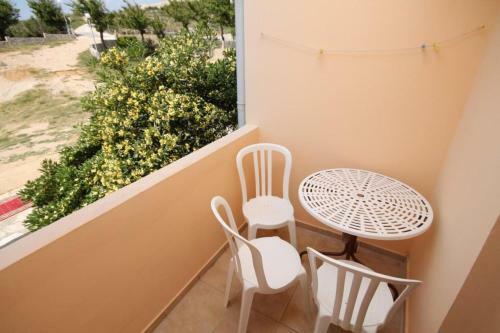 Hostal Triple Room Pag 3298g