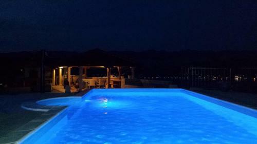 Apartments With A Swimming Pool Pag - 220