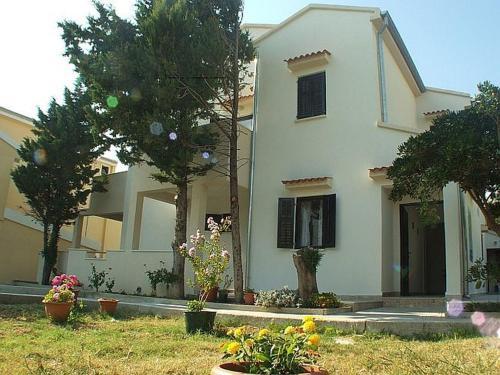 Holiday Home Apartment Antika II