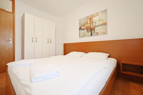 Apartment Pag 13329c