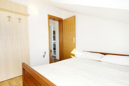 Apartments With A Parking Space Pag - 6433