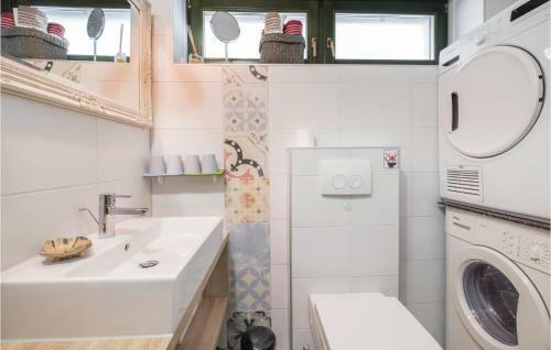 Three-bedroom Holiday Home In Ozalj