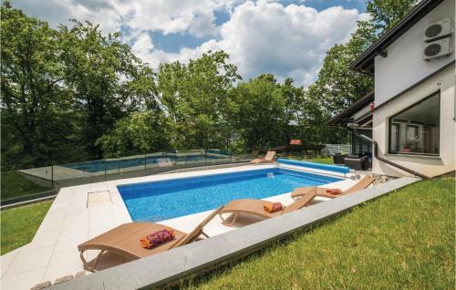 Three-bedroom Holiday Home In Ozalj