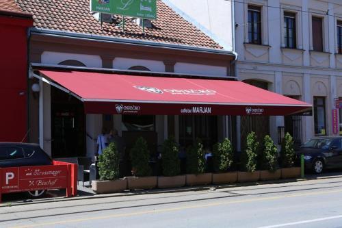 Hostal Triple Room Osijek 15994b