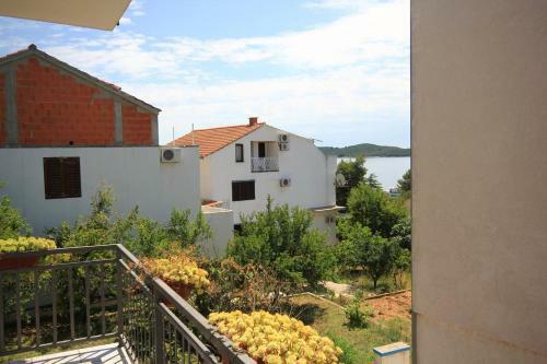 Apartment Kuciste - Perna 10198b