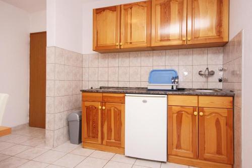 Apartments And Rooms With Parking Space Orebic (peljesac) - 10191