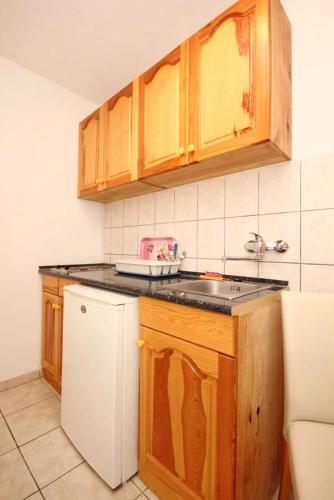 Apartments And Rooms With Parking Space Orebic (peljesac) - 10191