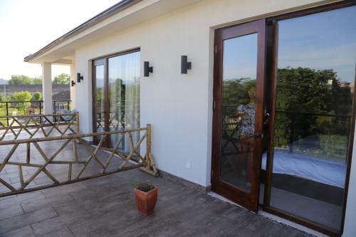 Nine House - Dodo's Garden