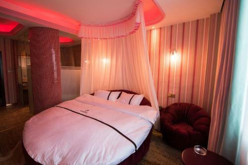Ya Ju Fu Hotel